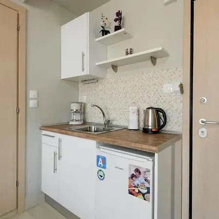 Caravanserai Studio 6 *